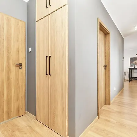 Apartment Modern Tumskie Ogrody With Ac & Balcony By Renters Wroclaw