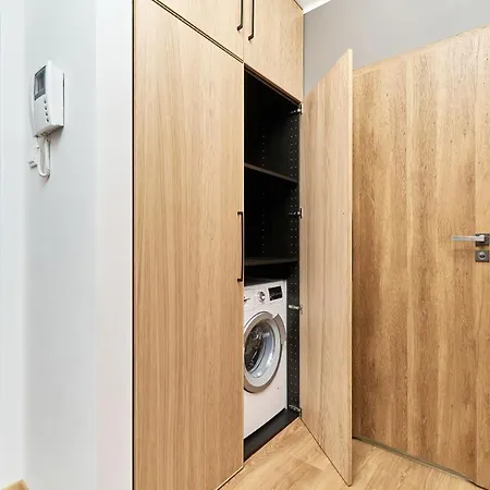 Apartment Modern Tumskie Ogrody With Ac & Balcony By Renters