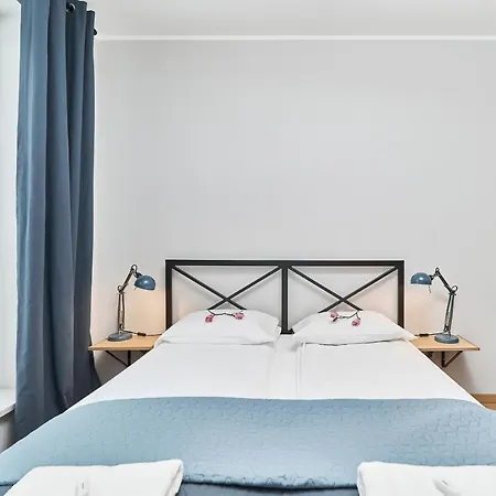 Modern Tumskie Ogrody With Ac & Balcony By Renters * Breslavia
